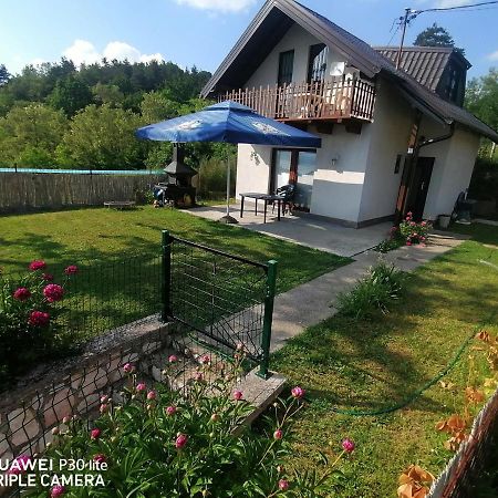 Asja Guest House Lukavac Екстериор снимка