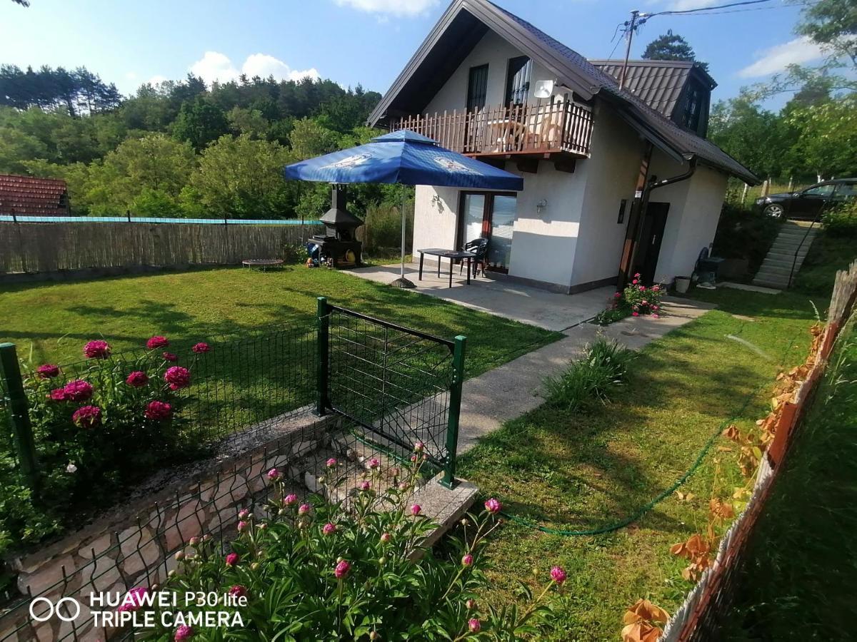 Asja Guest House Lukavac Екстериор снимка