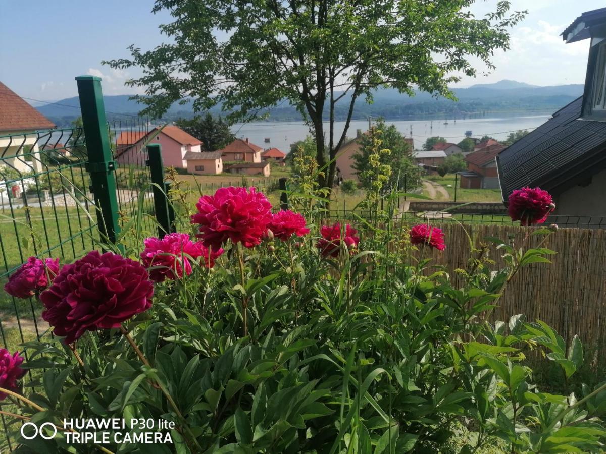 Asja Guest House Lukavac Екстериор снимка
